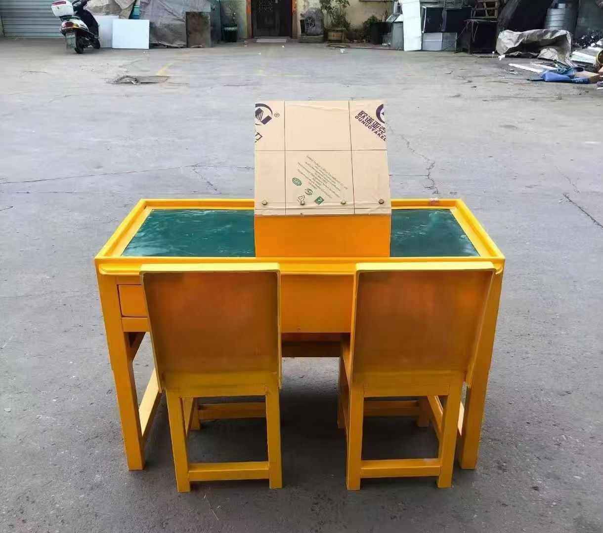 吉木萨尔防静电导通桌井下煤矿火工品发放桌：危险品流转的安全守护者
